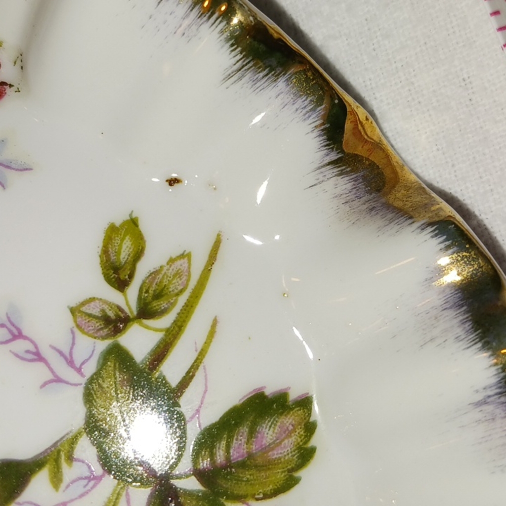 Moss Rose Ruffled Trinket Box - Picture 9 of 11